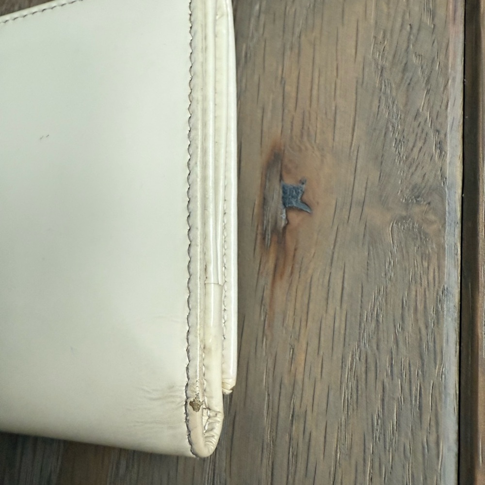 Gucci White Leather Wallet - Picture 6 of 9